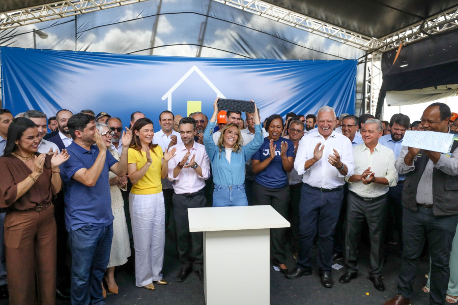 Celina estreia com governo dentro da cidade
