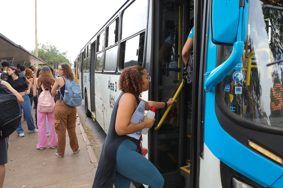 GDF congela revisão de repasses ao transporte público e promete novo modelo no DF