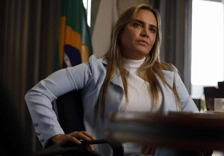 Celina responde a Ibaneis e defende governo com personalidade própria