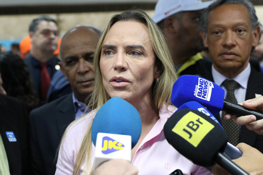 Celina dispara, abre 8,4 pontos e deixa Arruda comendo poeira na disputa pelo GDF
